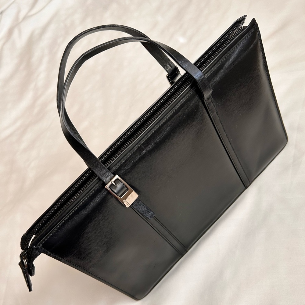 Gucci leather handbag w/COA